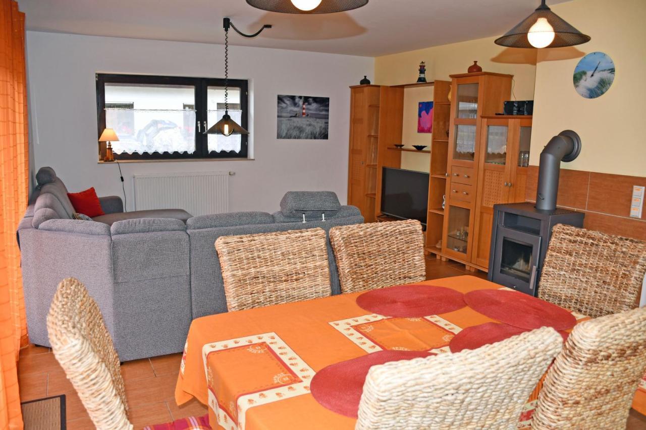Schoenes Ferienhaus Mit Kamin Und Sauna Im Ostseebad Sellin מראה חיצוני תמונה